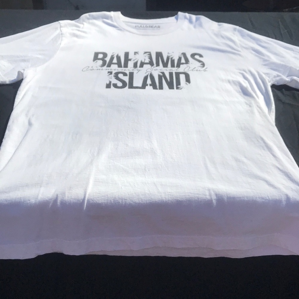 PULL&BEAR t-shirt 😈 - Picture 2 of 2